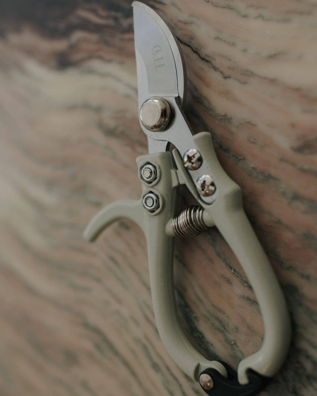 Professional Garden Shears – Ergonomic & Durable